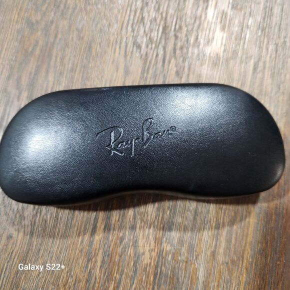 Ray ban Universal Black Medium Hard Case for Eyeglasses & Reading Glasses - Picture 1 of 3